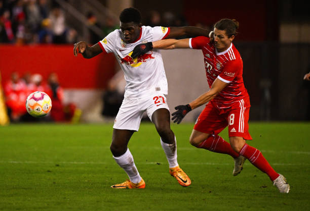 January 2023, Bavaria, Munich: Soccer: Test matches, FC Bayern Munich - FC Red Bull Salzburg FC Bayern Campus. Bayern's Marcel Sabitzer plays for the...