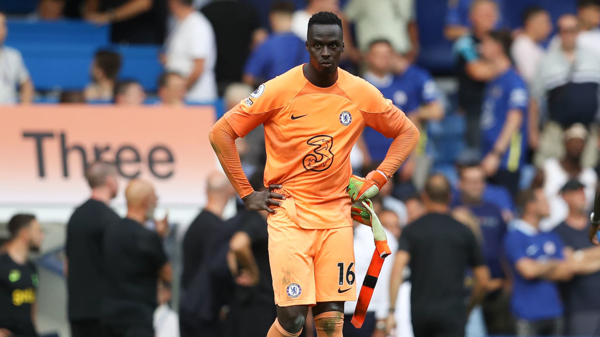 https://images.bfmtv.com/l3-d20jKqA9UMmGx8cQJr5bGBwM=/0x0:2000x1125/images/Edouard-Mendy-avec-Chelsea-en-2022-1476067.jpg