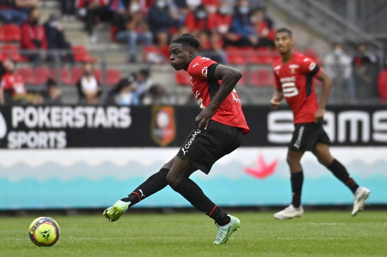 Lesley Ugochukwu, le jeune milieu du Stade Rennais, a réalisé un excellent match contre Fenerbahçe.