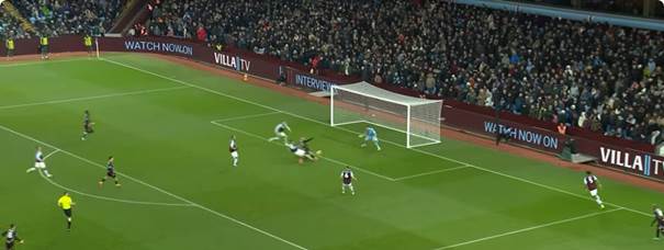 Une image contenant herbe, Site sportif, Stade de foot, plein air

Le contenu généré par l’IA peut être incorrect.