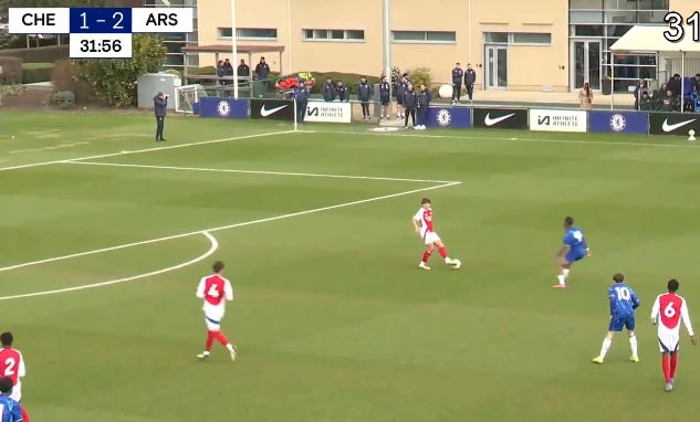 Une image contenant herbe, plein air, compétition sportive, personne

Le contenu généré par l’IA peut être incorrect.