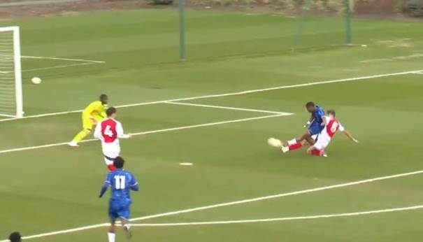 Une image contenant herbe, compétition sportive, plein air, sport

Le contenu généré par l’IA peut être incorrect.