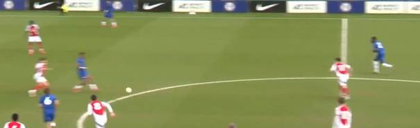 Une image contenant herbe, stade, joueur de foot, Site sportif

Le contenu généré par l’IA peut être incorrect.