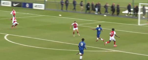 Une image contenant herbe, sport, compétition sportive, plein air

Le contenu généré par l’IA peut être incorrect.