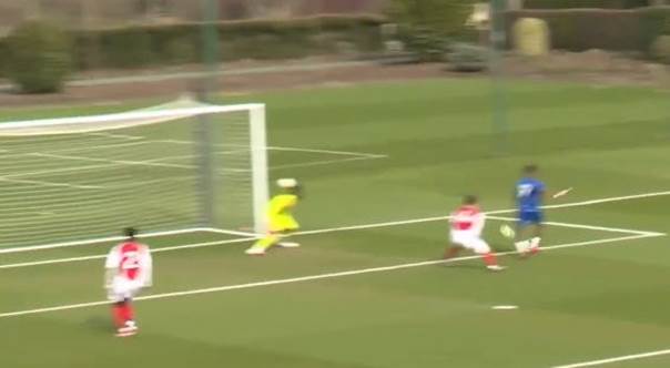 Une image contenant compétition sportive, plein air, sport, herbe

Le contenu généré par l’IA peut être incorrect.