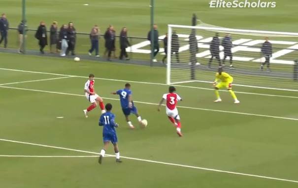 Une image contenant herbe, sport, compétition sportive, personne

Le contenu généré par l’IA peut être incorrect.